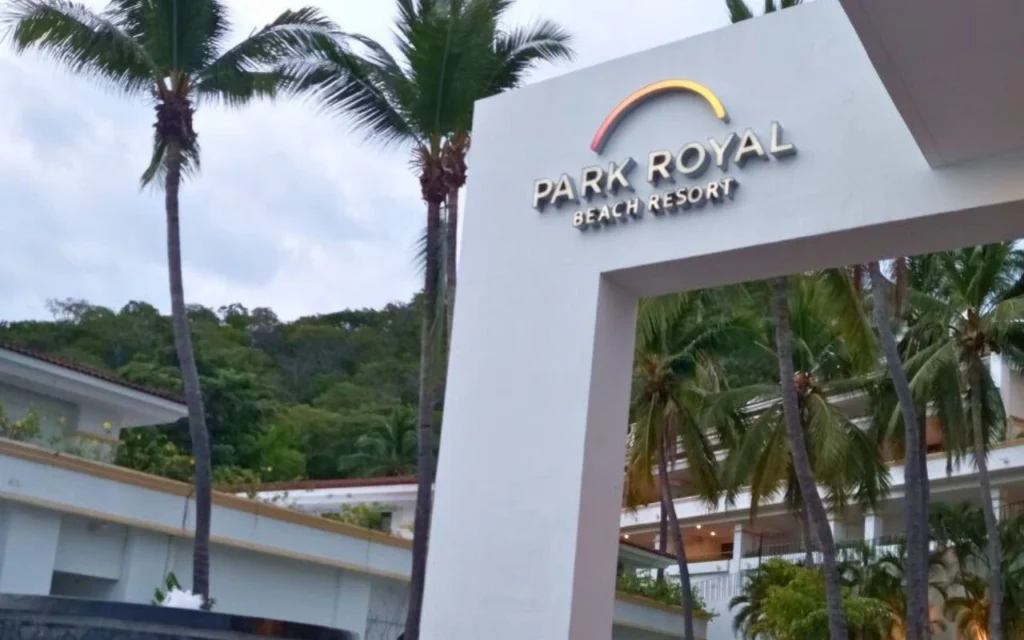 Acceso Principal Park Royal Beach Huatulco