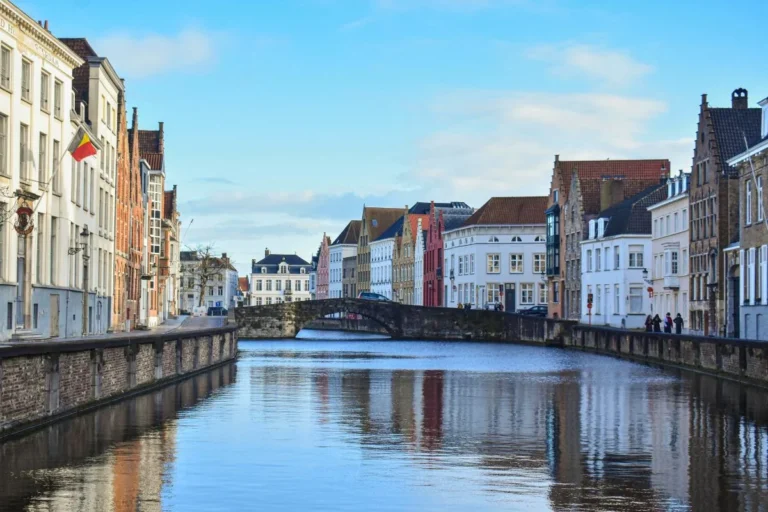 Excursión opcional a Brujas desde París.