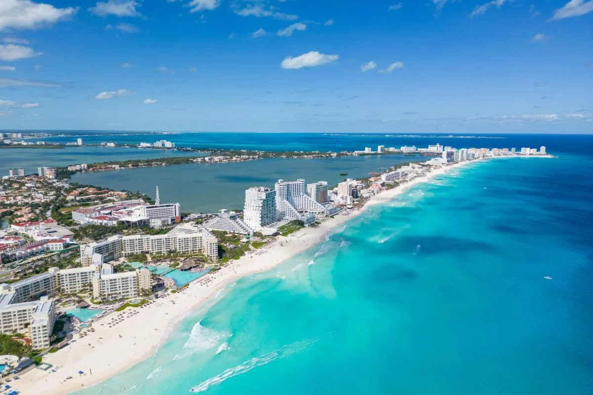 En este momento estás viendo Temporada baja en Cancún: cuál es la mejor época para viajar y ahorrar